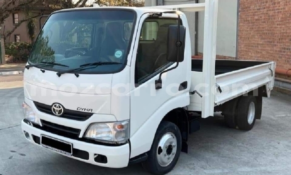 Medium with watermark toyota dyna nampula mocambique 17979