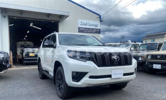 Nunua Ilio tumika Toyota Land Cruiser Prado Beige Gari ndani ya Maputo nchini Maputo Nunua Ilio tumika Toyota Land Cruiser Prado Beige Gari ndani ya Maputo nchini Maputo