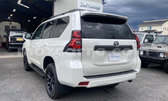Nunua Ilio tumika Toyota Land Cruiser Prado Beige Gari ndani ya Maputo nchini Maputo Nunua Ilio tumika Toyota Land Cruiser Prado Beige Gari ndani ya Maputo nchini Maputo