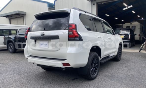 Nunua Ilio tumika Toyota Land Cruiser Prado Beige Gari ndani ya Maputo nchini Maputo Nunua Ilio tumika Toyota Land Cruiser Prado Beige Gari ndani ya Maputo nchini Maputo