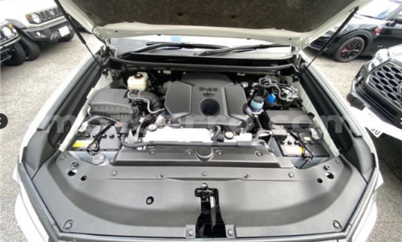 Nunua Ilio tumika Toyota Land Cruiser Prado Beige Gari ndani ya Maputo nchini Maputo Nunua Ilio tumika Toyota Land Cruiser Prado Beige Gari ndani ya Maputo nchini Maputo