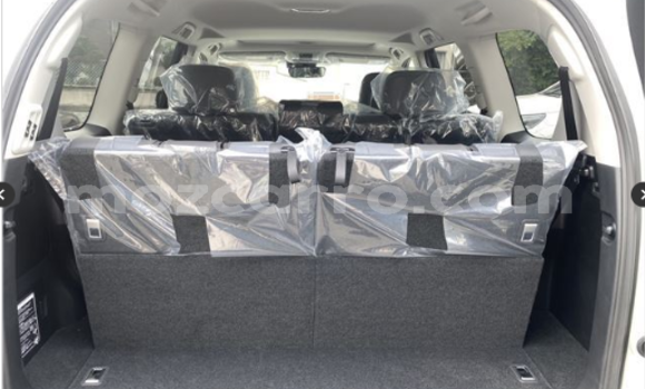 Nunua Ilio tumika Toyota Land Cruiser Prado Beige Gari ndani ya Maputo nchini Maputo Nunua Ilio tumika Toyota Land Cruiser Prado Beige Gari ndani ya Maputo nchini Maputo