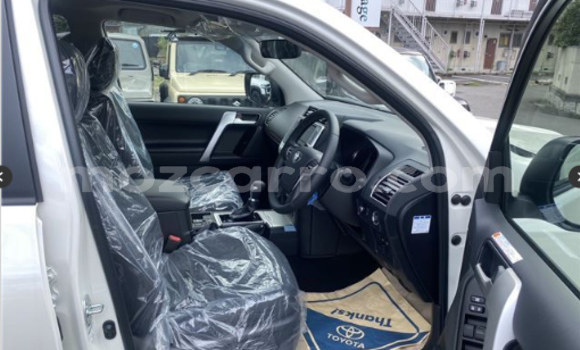 Nunua Ilio tumika Toyota Land Cruiser Prado Beige Gari ndani ya Maputo nchini Maputo Nunua Ilio tumika Toyota Land Cruiser Prado Beige Gari ndani ya Maputo nchini Maputo