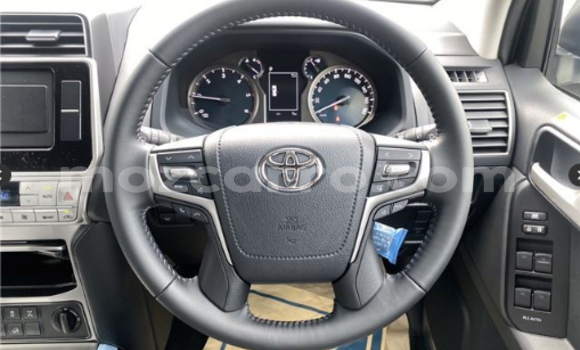 Nunua Ilio tumika Toyota Land Cruiser Prado Beige Gari ndani ya Maputo nchini Maputo Nunua Ilio tumika Toyota Land Cruiser Prado Beige Gari ndani ya Maputo nchini Maputo