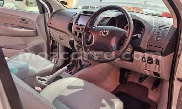 Comprar Usado Toyota Hilux Prata Carro em Maputo em Maputo Comprar Usado Toyota Hilux Prata Carro em Maputo em Maputo