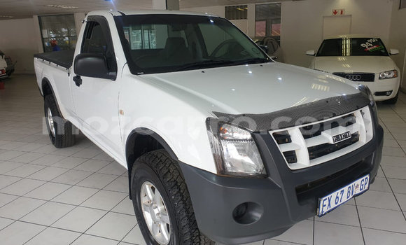 Buy Used Isuzu KB White Car in Maputo in Maputo Buy Used Isuzu KB White Car in Maputo in Maputo