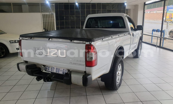 Buy Used Isuzu KB White Car in Maputo in Maputo Buy Used Isuzu KB White Car in Maputo in Maputo
