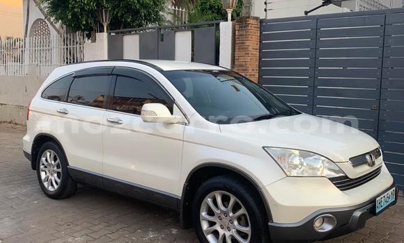 Nunua Ilio tumika Honda CR-V Nyeupe Gari ndani ya Maputo nchini Maputo