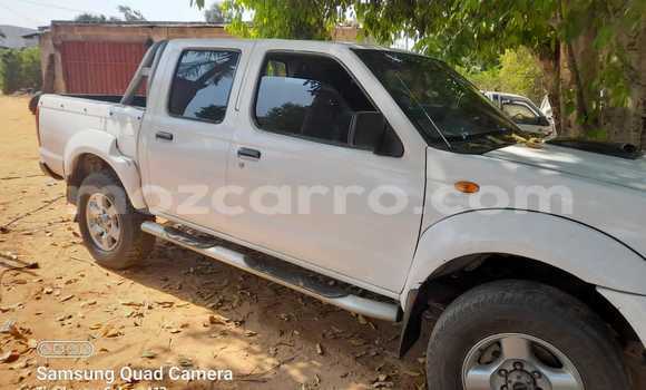 Comprar Usado Nissan Hardbody Branco Carro em Maputo em Maputo Comprar Usado Nissan Hardbody Branco Carro em Maputo em Maputo