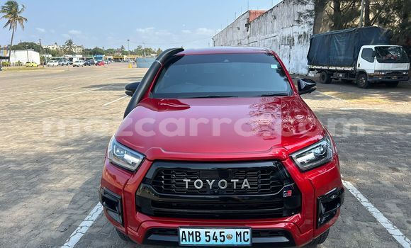 Buy Used Toyota Hiluxe Revo Red Car in Maputo in Maputo Buy Used Toyota Hiluxe Revo Red Car in Maputo in Maputo
