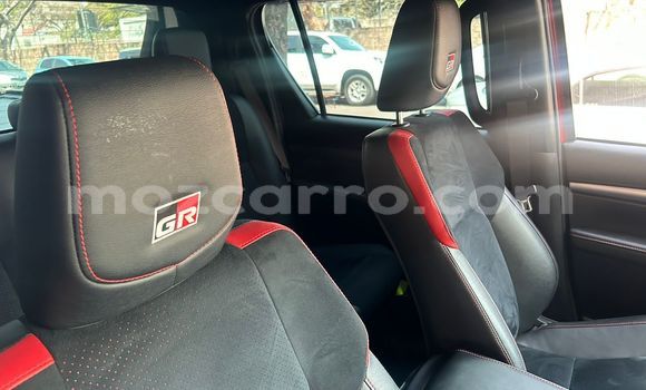 Buy Used Toyota Hiluxe Revo Red Car in Maputo in Maputo Buy Used Toyota Hiluxe Revo Red Car in Maputo in Maputo