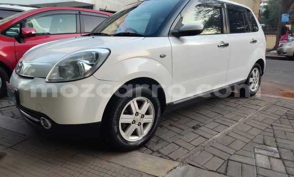 Nunua Ilio tumika Mazda Verisa Nyeupe Gari ndani ya Maputo nchini Maputo Nunua Ilio tumika Mazda Verisa Nyeupe Gari ndani ya Maputo nchini Maputo