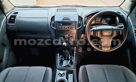 Buy Used Isuzu D-MAX White Car in Maputo in Maputo Buy Used Isuzu D-MAX White Car in Maputo in Maputo