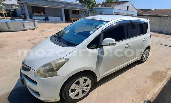 Tenga Tsaru Toyota Ractis Chena Mota in Maputo in Maputo