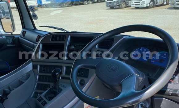 Comprar Usado Nissan UD Branco Caminhão em Maputo em Maputo Comprar Usado Nissan UD Branco Caminhão em Maputo em Maputo