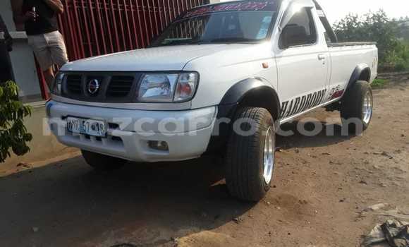 Comprar Usado Nissan Hardbody Branco Carro em Maputo em Maputo Comprar Usado Nissan Hardbody Branco Carro em Maputo em Maputo