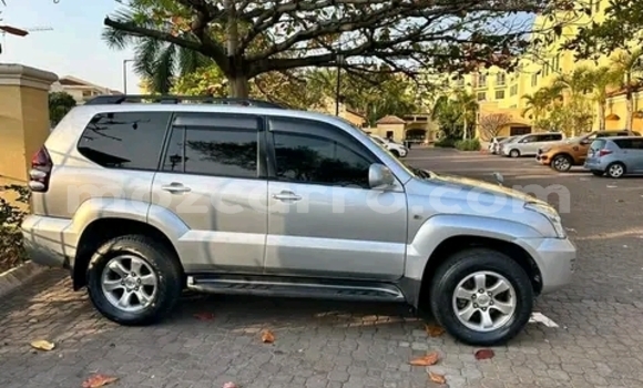 Tenga Tsaru Toyota Land Cruiser Prado Zvimwe Mota in Maputo in Maputo Tenga Tsaru Toyota Land Cruiser Prado Zvimwe Mota in Maputo in Maputo