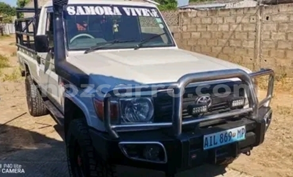Comprar Usado Toyota Land Cruiser Branco Carro em Maputo em Maputo Comprar Usado Toyota Land Cruiser Branco Carro em Maputo em Maputo