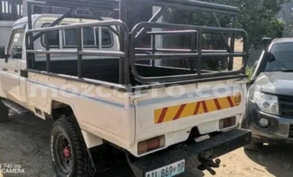 Tenga Tsaru Toyota Land Cruiser Chena Mota in Maputo in Maputo Tenga Tsaru Toyota Land Cruiser Chena Mota in Maputo in Maputo