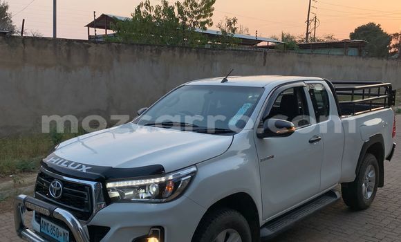 Comprar Usado Toyota Hiluxe Revo Branco Carro em Maputo em Maputo Comprar Usado Toyota Hiluxe Revo Branco Carro em Maputo em Maputo