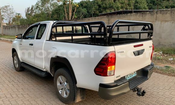 Comprar Usado Toyota Hiluxe Revo Branco Carro em Maputo em Maputo Comprar Usado Toyota Hiluxe Revo Branco Carro em Maputo em Maputo