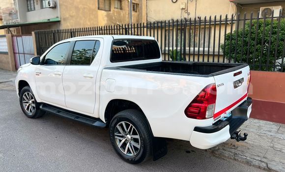 Comprar Usado Toyota Hiluxe Revo Branco Carro em Maputo em Maputo Comprar Usado Toyota Hiluxe Revo Branco Carro em Maputo em Maputo
