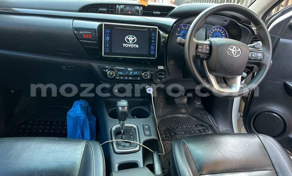 Comprar Usado Toyota Hiluxe Revo Branco Carro em Maputo em Maputo Comprar Usado Toyota Hiluxe Revo Branco Carro em Maputo em Maputo