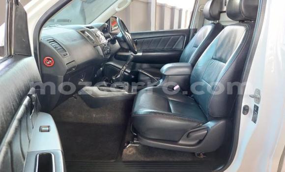 Comprar Usado Toyota Hilux Branco Carro em Maputo em Maputo Comprar Usado Toyota Hilux Branco Carro em Maputo em Maputo