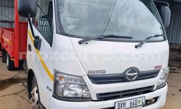 Comprar Usado Toyota Dyna Branco Carro em Maputo em Maputo Comprar Usado Toyota Dyna Branco Carro em Maputo em Maputo