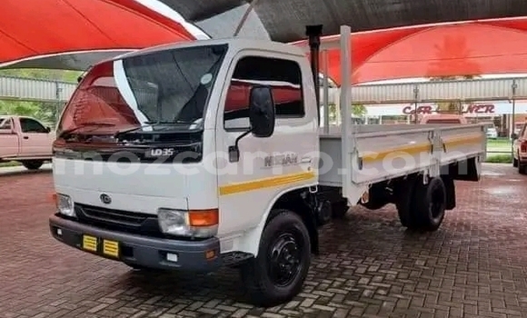 Comprar Usado Nissan UD Branco Caminhão em Maputo em Maputo