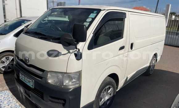 Tenga Tsaru Toyota Hiace Chena Mota in Maputo in Maputo