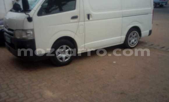 Nunua Ilio tumika Toyota Hiace Nyeupe Gari ndani ya Maputo nchini Maputo Nunua Ilio tumika Toyota Hiace Nyeupe Gari ndani ya Maputo nchini Maputo