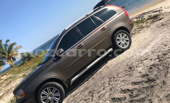 Nunua Ilio tumika Volvo XC90 Brown Gari ndani ya Maputo nchini Maputo