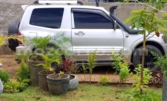 Tenga Tsaru Mitsubishi Pajero Zvimwe Mota in Maputo in Maputo Tenga Tsaru Mitsubishi Pajero Zvimwe Mota in Maputo in Maputo