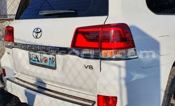 Comprar Usado Toyota Land Cruiser Branco Carro em Maputo em Maputo Comprar Usado Toyota Land Cruiser Branco Carro em Maputo em Maputo