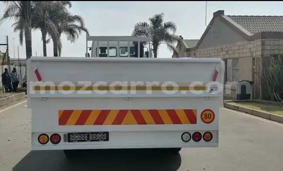 Comprar Usado Mercedes‒Benz Truck Branco Caminhão em Maputo em Maputo Comprar Usado Mercedes‒Benz Truck Branco Caminhão em Maputo em Maputo