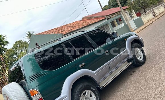 Nunua Ilio tumika Toyota Land Cruiser Prado Kijani Gari ndani ya Maputo nchini Maputo Nunua Ilio tumika Toyota Land Cruiser Prado Kijani Gari ndani ya Maputo nchini Maputo