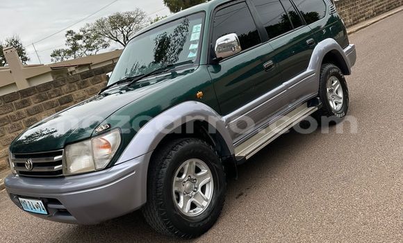 Nunua Ilio tumika Toyota Land Cruiser Prado Kijani Gari ndani ya Maputo nchini Maputo Nunua Ilio tumika Toyota Land Cruiser Prado Kijani Gari ndani ya Maputo nchini Maputo