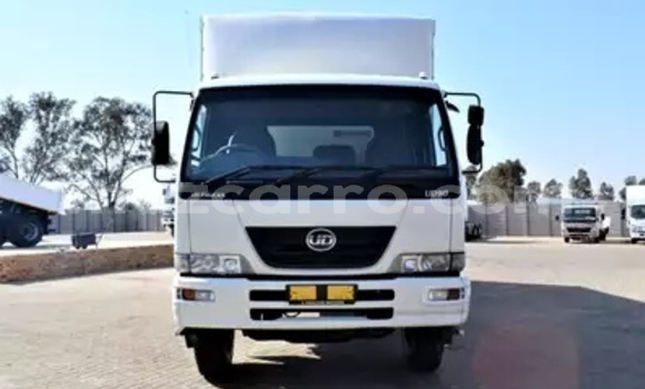 Comprar Usado Nissan UD Branco Caminhão em Maputo em Maputo Comprar Usado Nissan UD Branco Caminhão em Maputo em Maputo