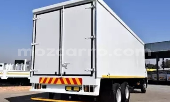 Comprar Usado Nissan UD Branco Caminhão em Maputo em Maputo Comprar Usado Nissan UD Branco Caminhão em Maputo em Maputo