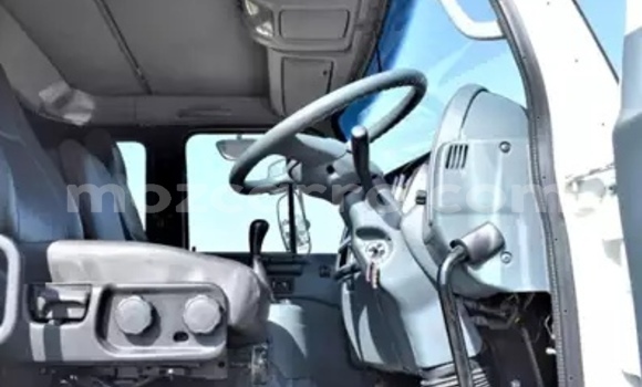 Comprar Usado Nissan UD Branco Caminhão em Maputo em Maputo Comprar Usado Nissan UD Branco Caminhão em Maputo em Maputo