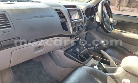 Tenga Tsaru Toyota Hilux Tsvuku Mota in Maputo in Maputo Tenga Tsaru Toyota Hilux Tsvuku Mota in Maputo in Maputo