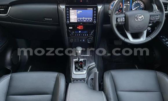 Nunua Ilio tumika Toyota Fortuner Fedha Gari ndani ya Maputo nchini Maputo Nunua Ilio tumika Toyota Fortuner Fedha Gari ndani ya Maputo nchini Maputo