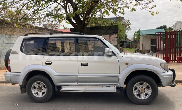Nunua Ilio tumika Toyota Land Cruiser Prado Nyingine Gari ndani ya Maputo nchini Maputo