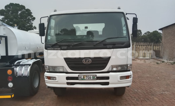 Nunua Ilio tumika Nissan UD Nyeupe Lori ndani ya Maputo nchini Maputo Nunua Ilio tumika Nissan UD Nyeupe Lori ndani ya Maputo nchini Maputo