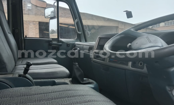 Nunua Ilio tumika Nissan UD Nyeupe Lori ndani ya Maputo nchini Maputo Nunua Ilio tumika Nissan UD Nyeupe Lori ndani ya Maputo nchini Maputo