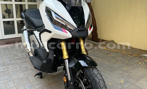 Comprar Usado Honda X-ADV Branco Moto em Maputo em Maputo