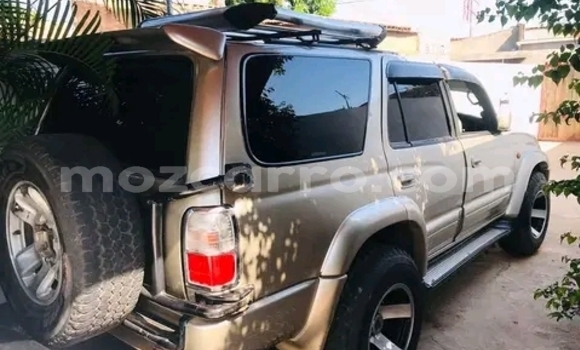 Nunua Ilio tumika Toyota Hilux Surf Nyingine Gari ndani ya Maputo nchini Maputo