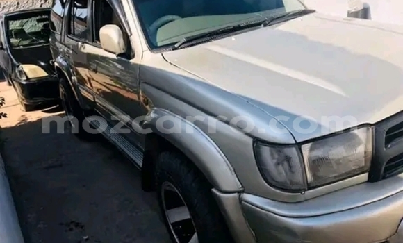 Tenga Tsaru Toyota Hilux Surf Zvimwe Mota in Maputo in Maputo Tenga Tsaru Toyota Hilux Surf Zvimwe Mota in Maputo in Maputo