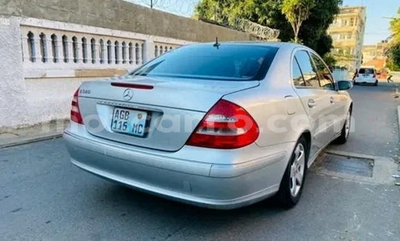 Comprar Usado Mercedes-Benz E200 De outros Carro em Maputo em Maputo Comprar Usado Mercedes-Benz E200 De outros Carro em Maputo em Maputo